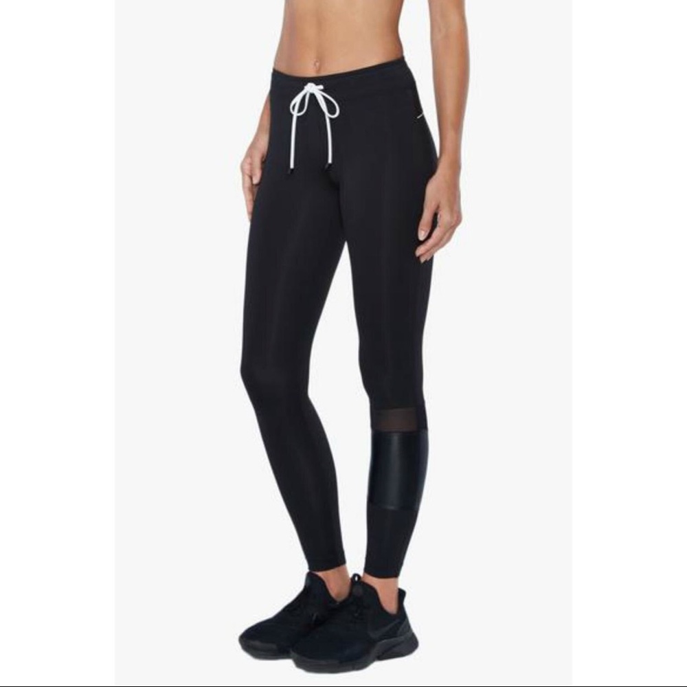 Castle Mid-Rise Evanesce Legging - Black - XS